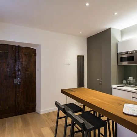 Konukevi Orange Roma